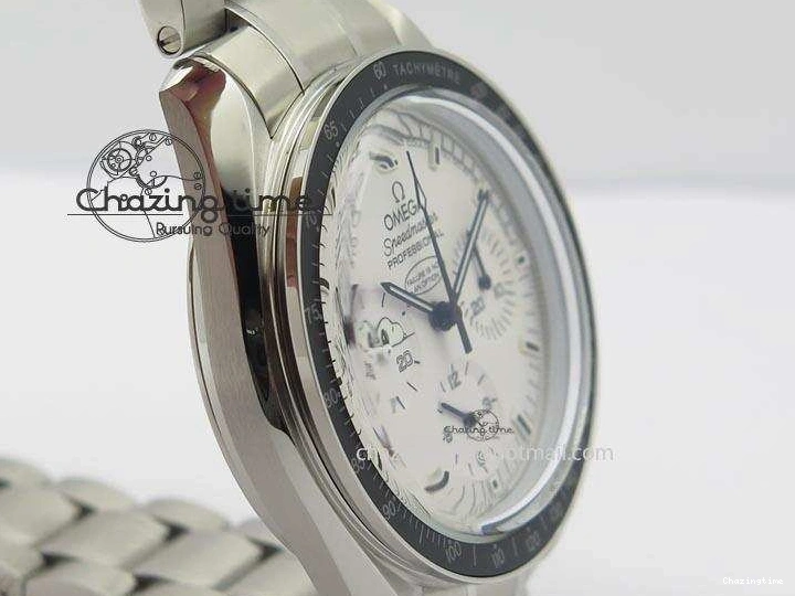 0516 Efficient Speedmaster JHF SS Snoopy Award 45th Anniversary White dial On SS Bracelet 8239